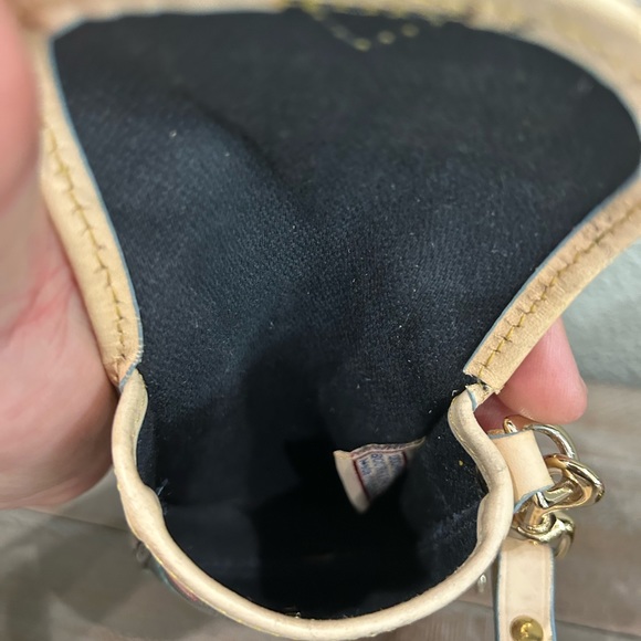 Authentic Dooney & Bourke Wristlet/ Hand Wallet - Picture 7 of 8